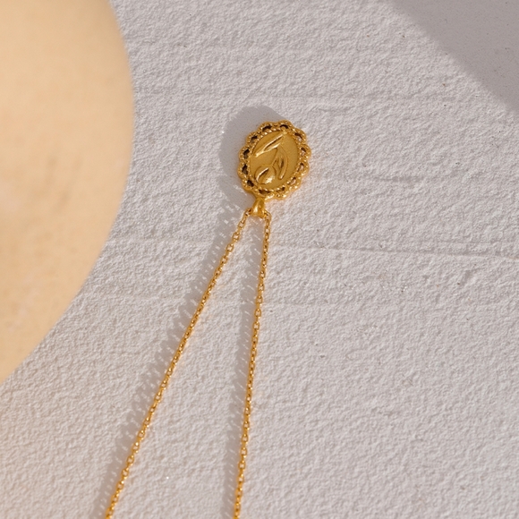 Pretty Flower Pendant Necklace - Picture 6 of 6